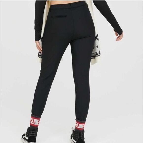 Offline by Aerie Black Black Chillside Stirrup Ski Pants Size Medium - Picture 4 of 12